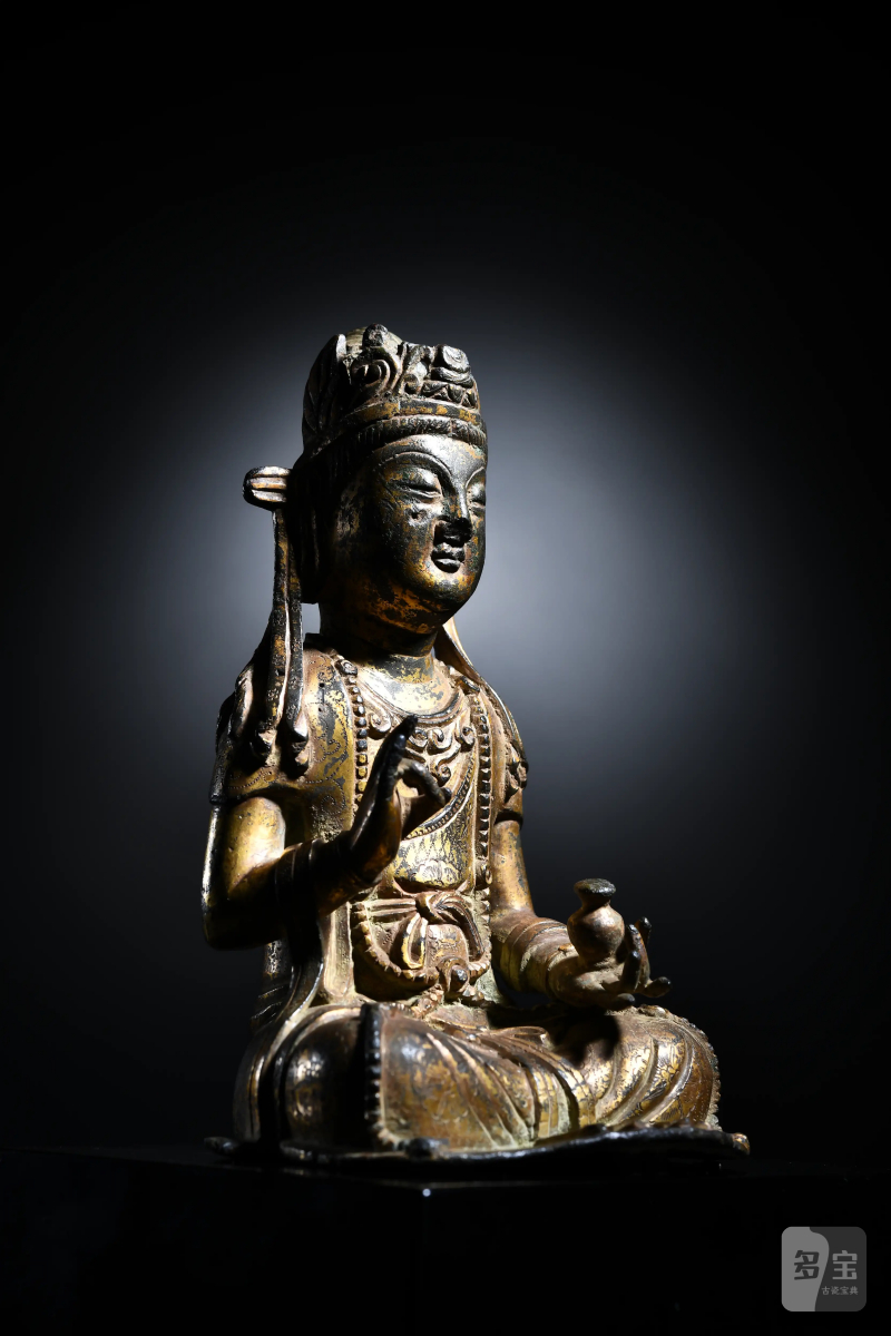 明 吴越风格铜鎏金錾花观音坐像 - 图5
